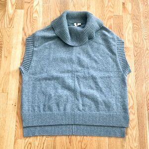 NWOT Anthropology Moth Gray Sleeveless Turtleneck Sweater Vest